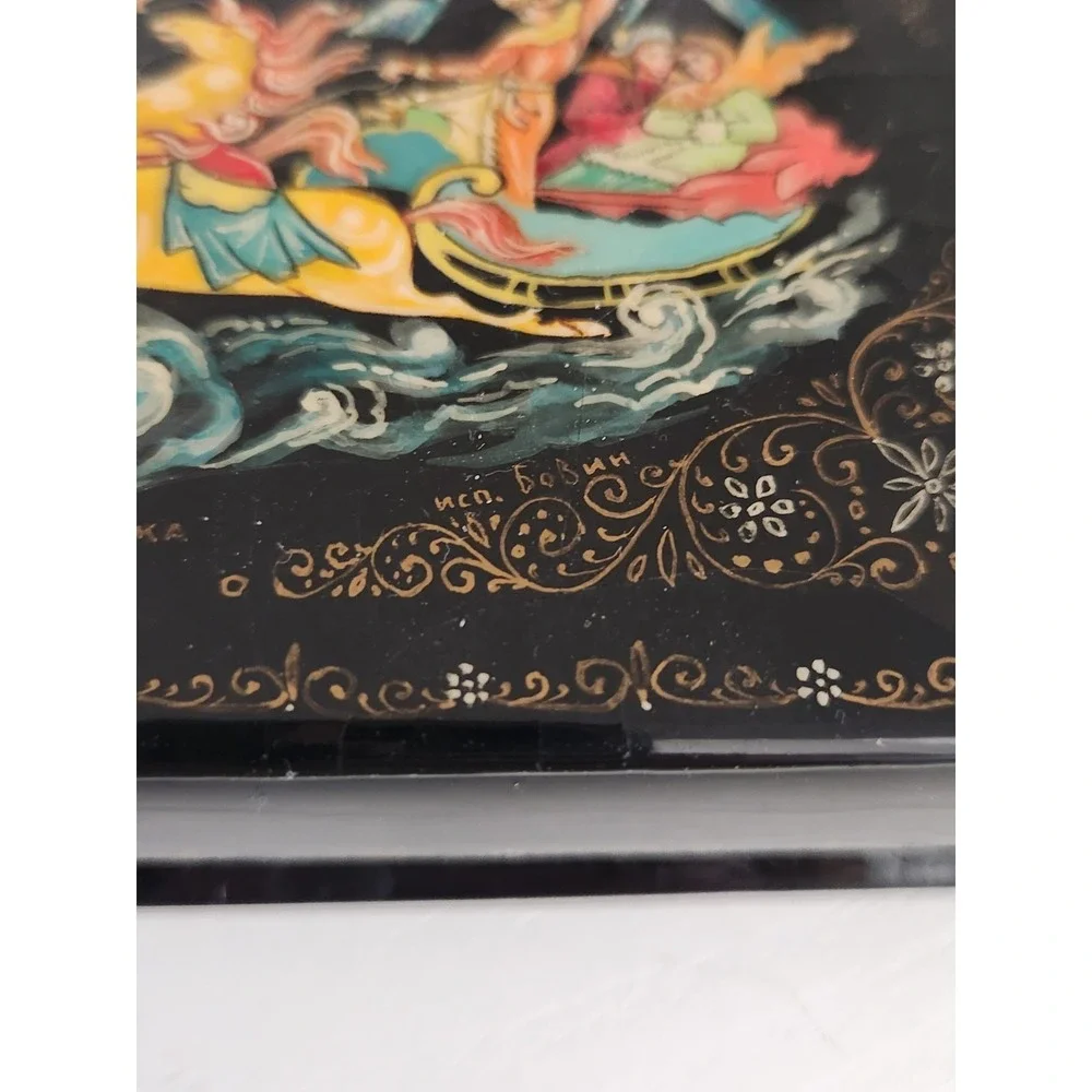 Vtg Palekh Russian Lacquer Trinket Box Hinged Troika 3-Horse-Sleigh snow village